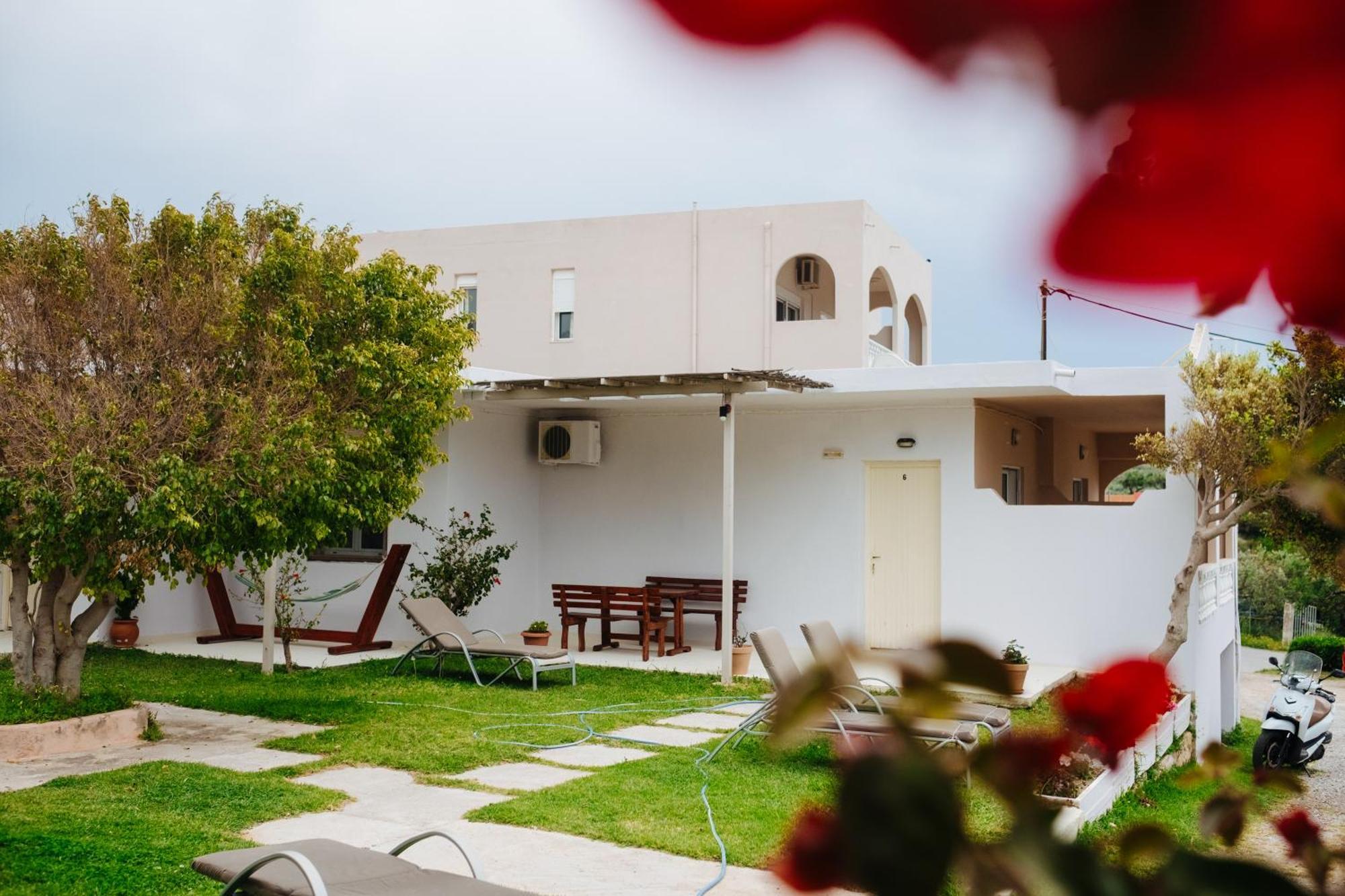 Finikas Apartments Plakias Bagian luar foto