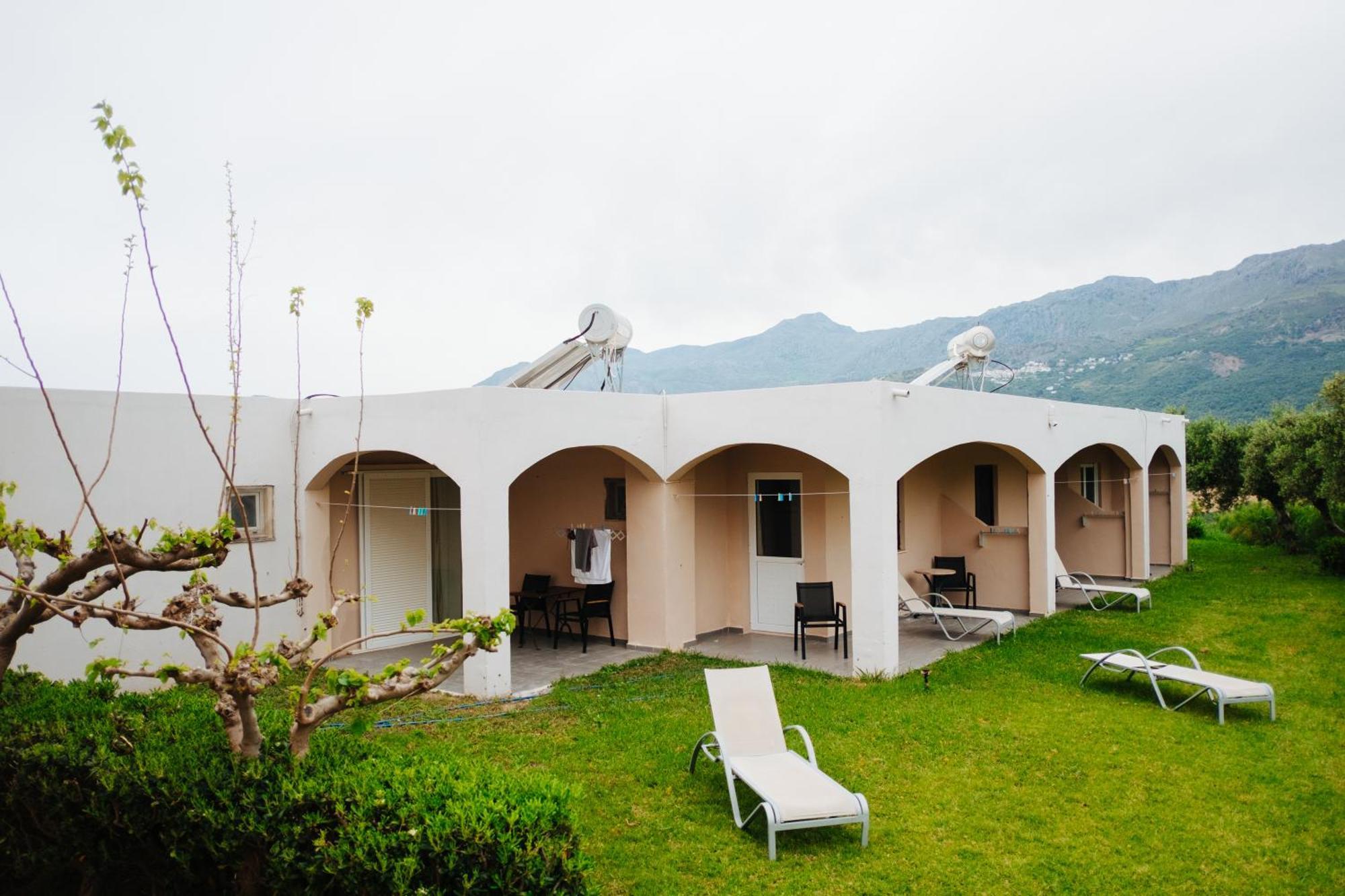 Finikas Apartments Plakias Bagian luar foto