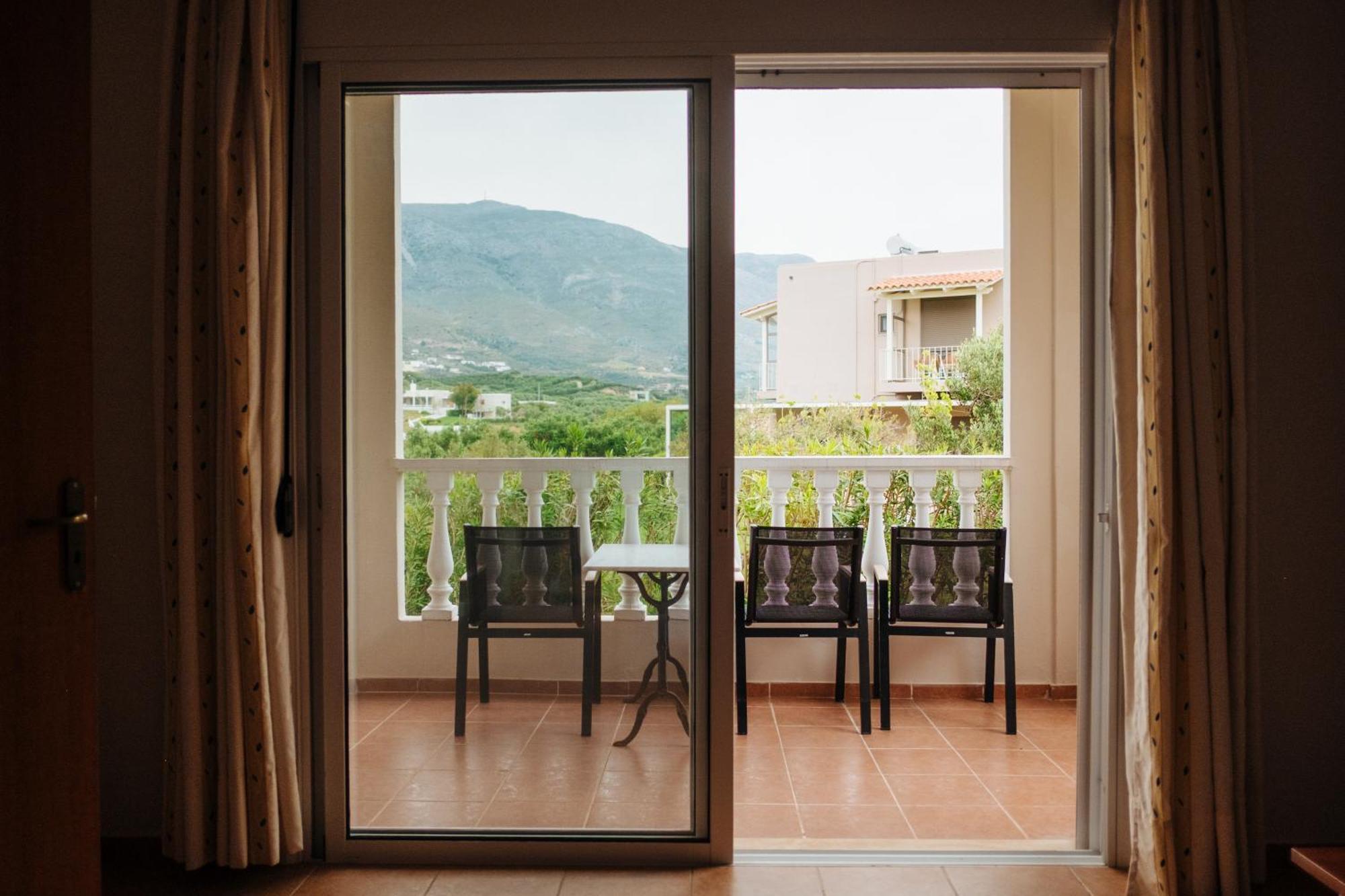 Finikas Apartments Plakias Bagian luar foto