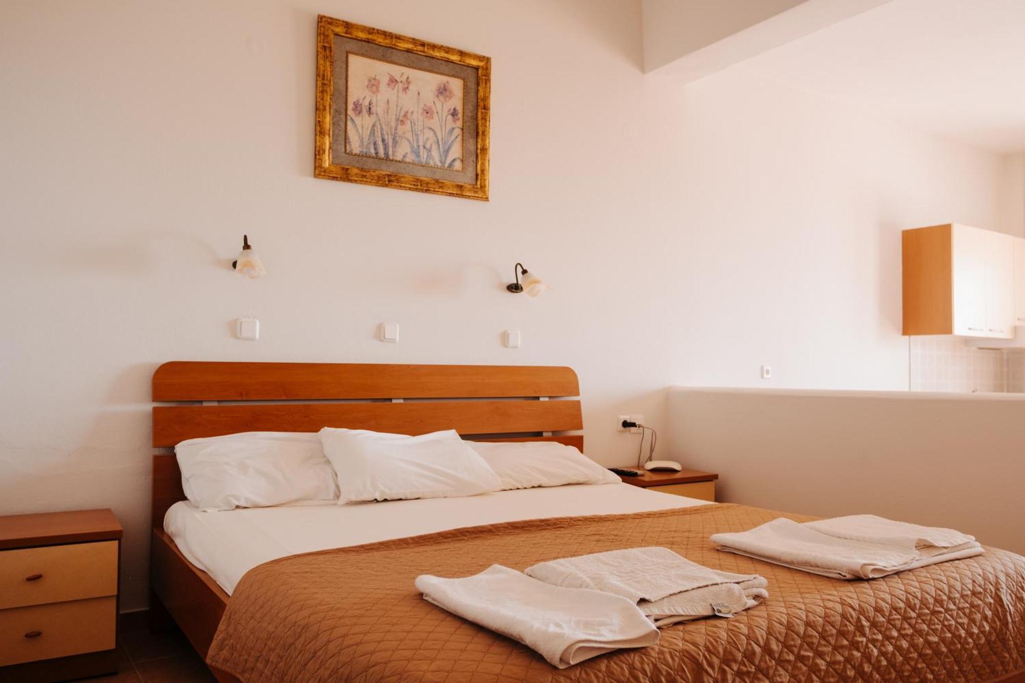 Finikas Apartments Plakias Bagian luar foto